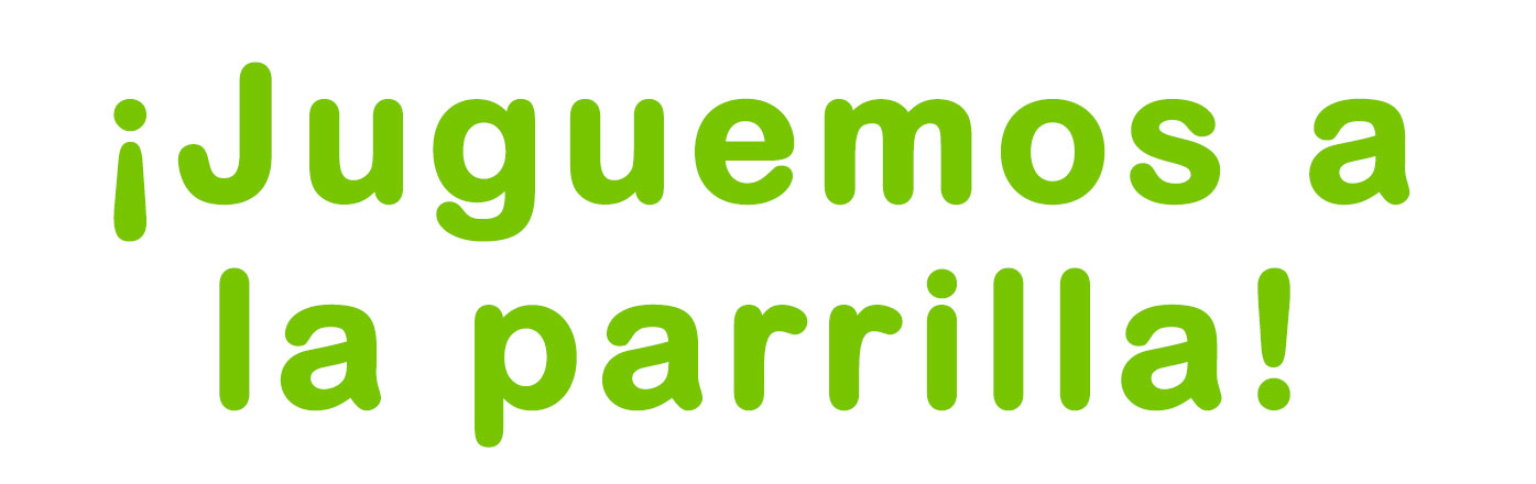 Estudio de madera con silla blanca