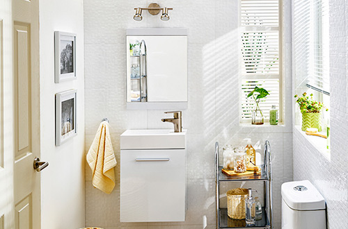 bao blanco con decoracin minimalista y plantas