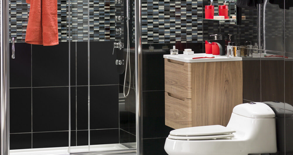 bao con azulejo azul y muebles pequeos