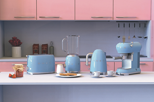 equipo de electrodomésticos azules en cocina rosa