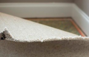 �C�mo parchar una alfombra da�ada?